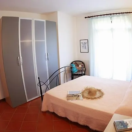 Apartmán House And Apts. In 23632 *